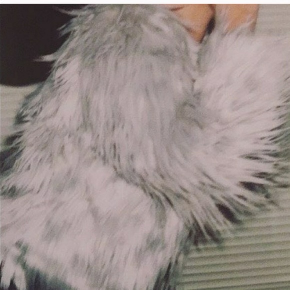 Fur coat - Picture 3 of 5